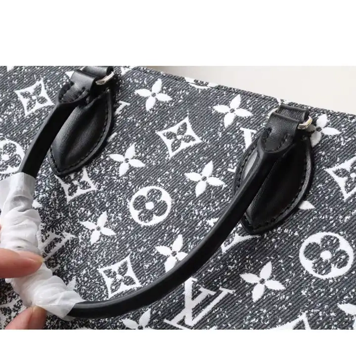 Fashionrepsfam ru LV Bag 2211DJ0032 0825